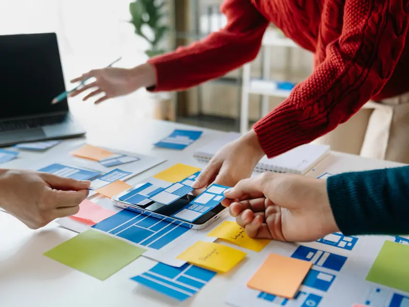 Online reporting: Achieving the right balance